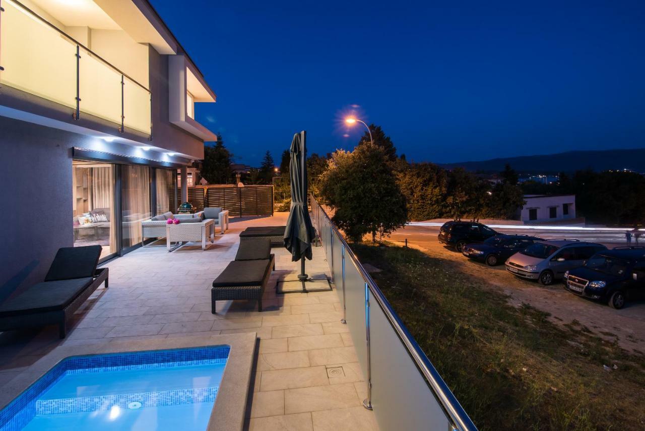 Luxury Apartment Imperia Krk Town Exterior foto